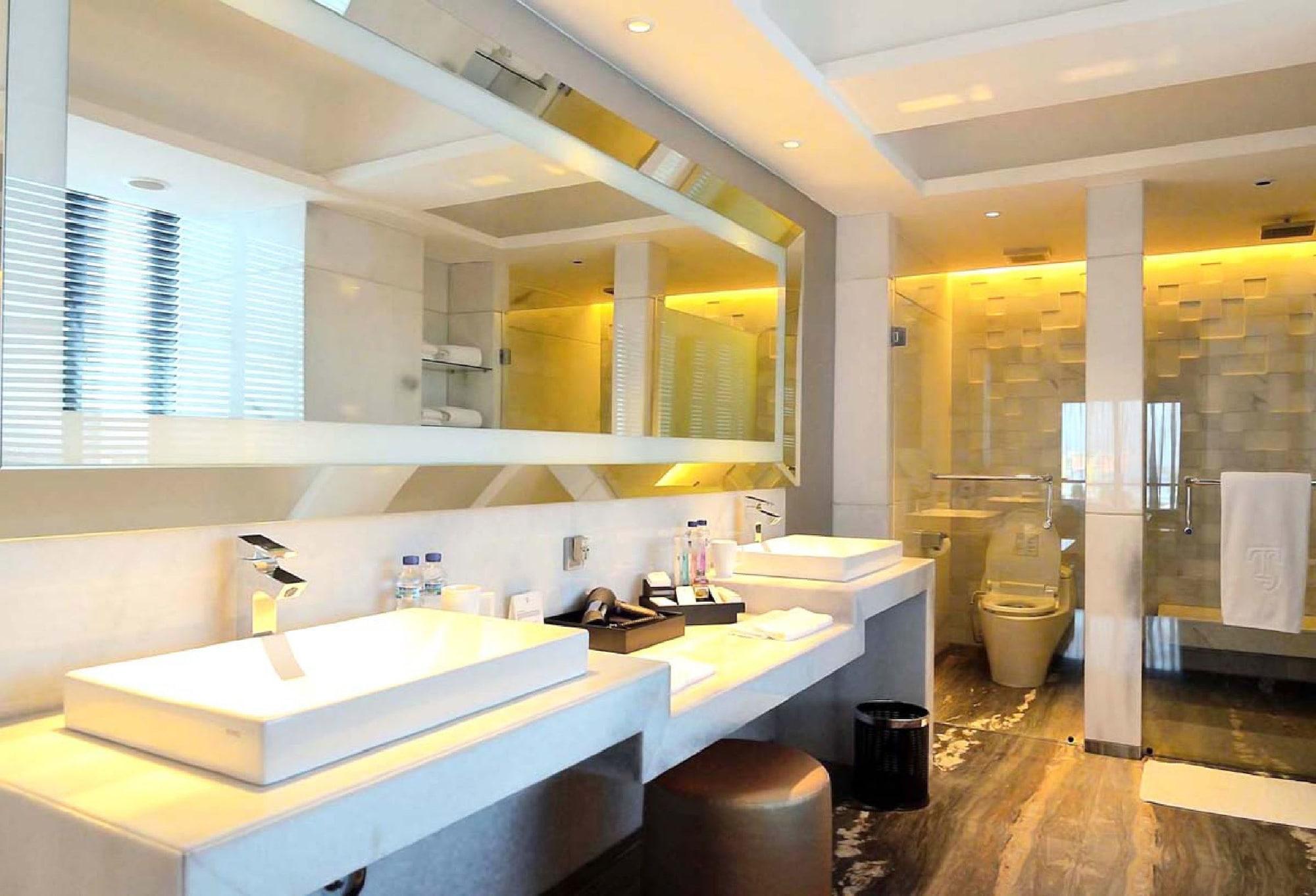 Ts Suites Surabaya Ngoại thất bức ảnh