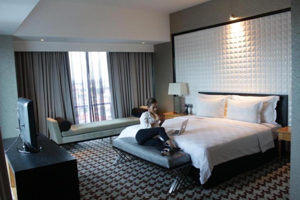 Ts Suites Surabaya Ngoại thất bức ảnh