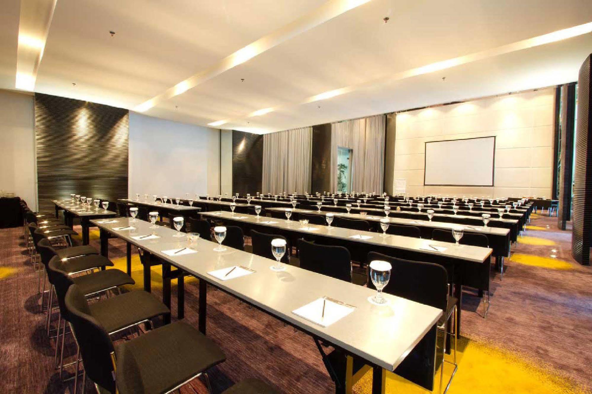 Ts Suites Surabaya Ngoại thất bức ảnh