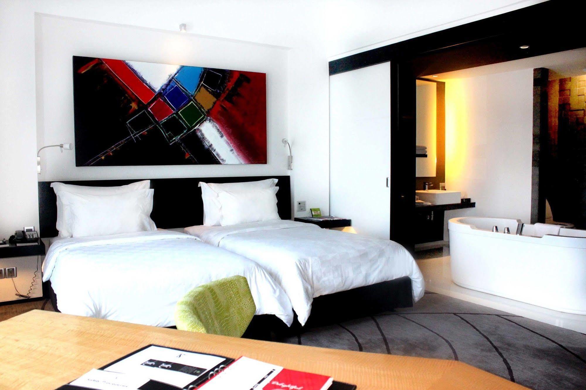 Ts Suites Surabaya Ngoại thất bức ảnh